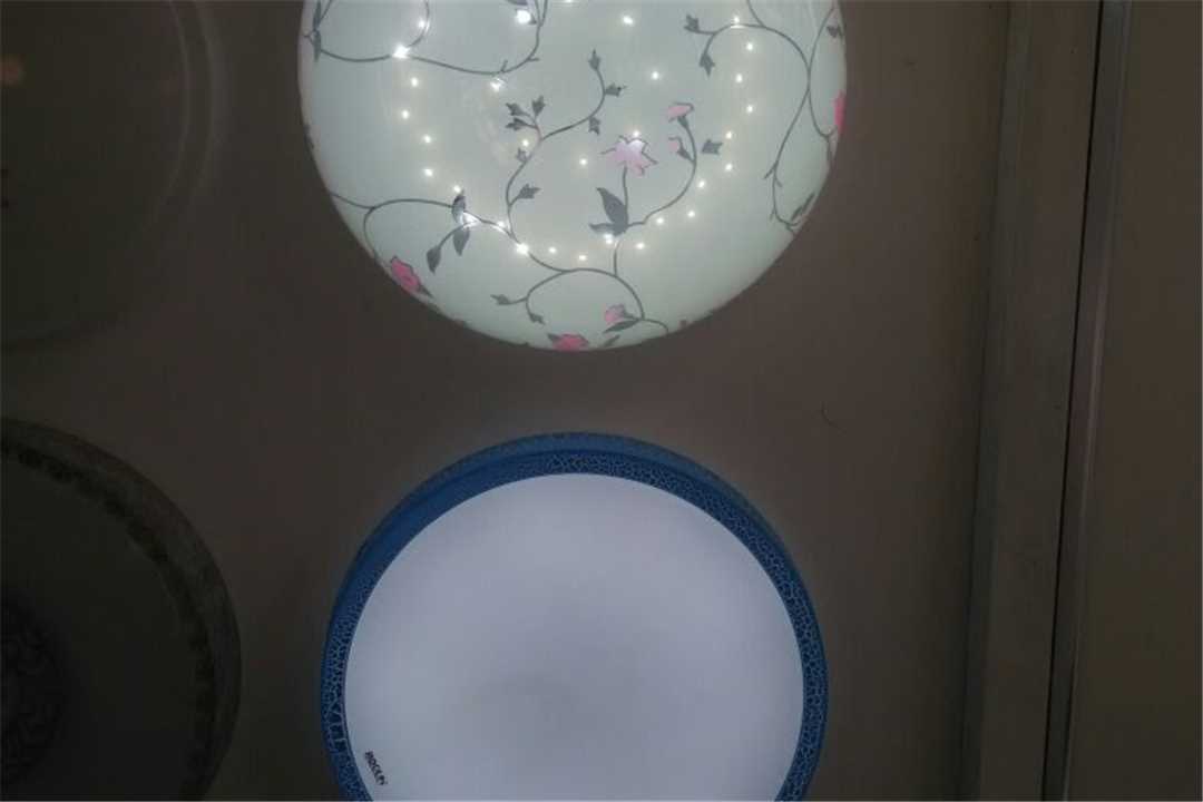 耐明光电五金店2