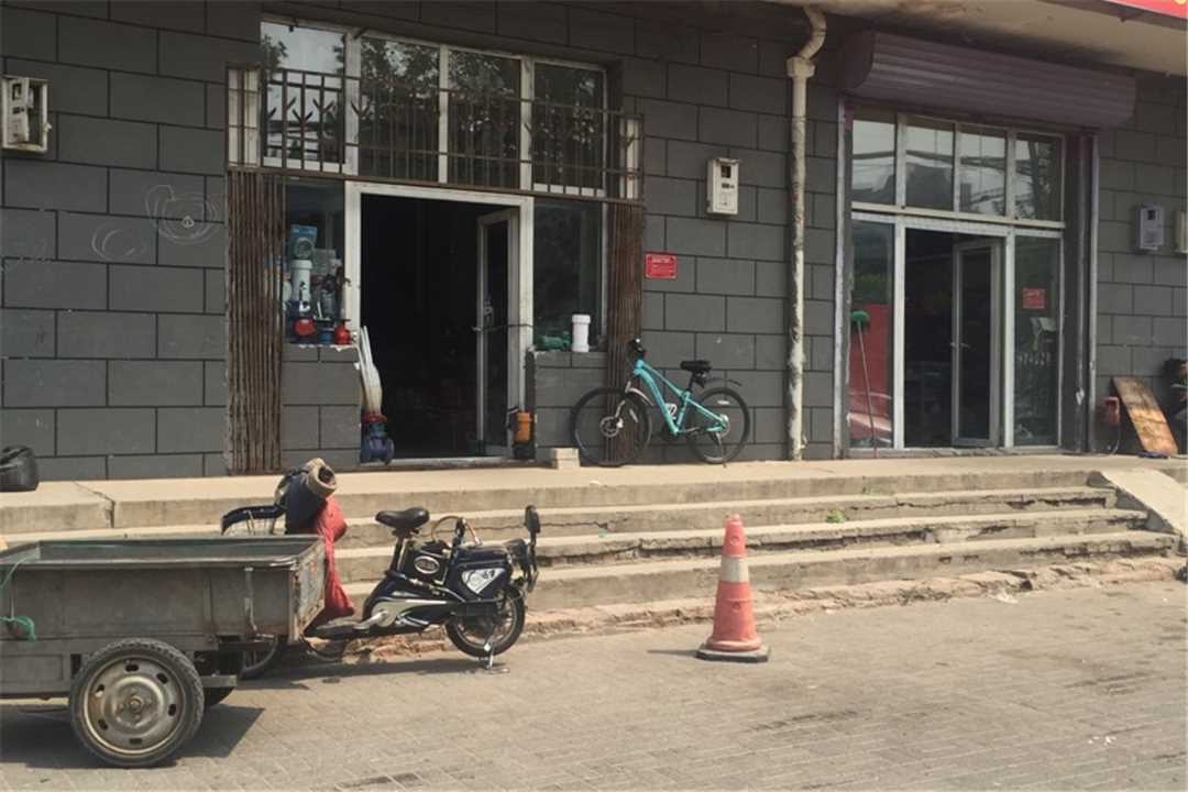 丰台水泵变频自来水管件五金店1