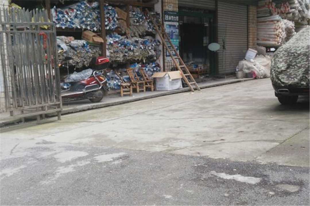 鹤城港利通五金店4