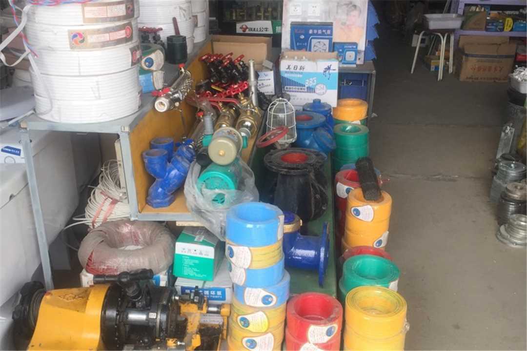 大兴利丰水暖洁具批发五金店2
