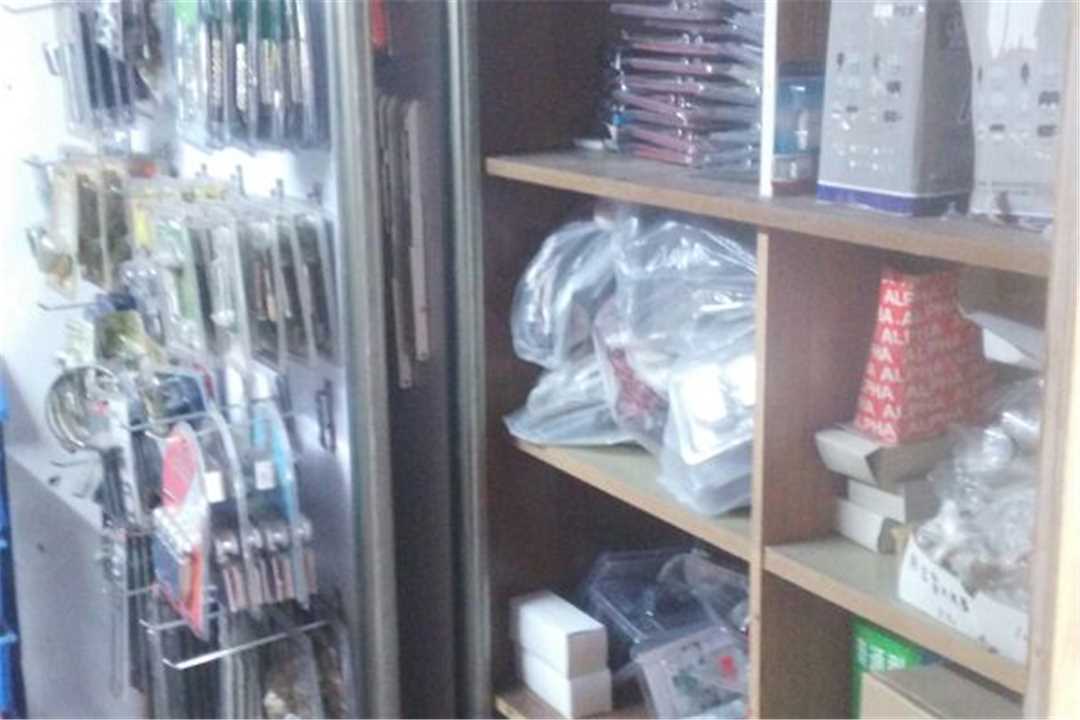 南海鸿聪装饰五金五金店3