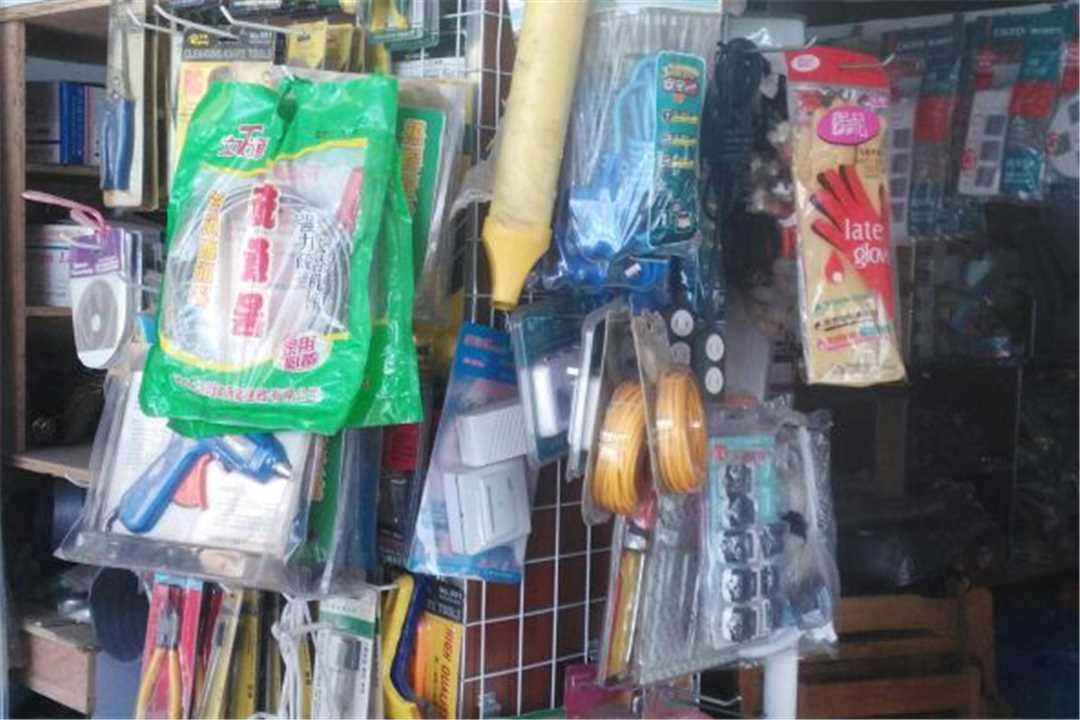 南海鸿聪装饰五金五金店4