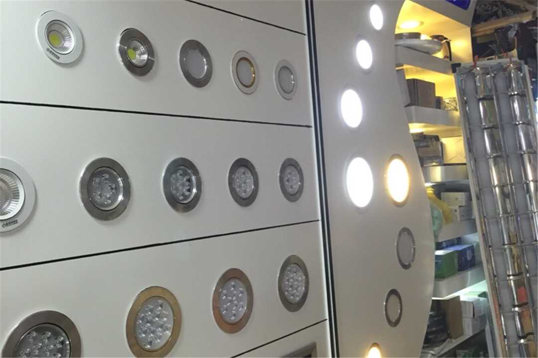 西乡塘南宁市万运五金交电经营部五金店4